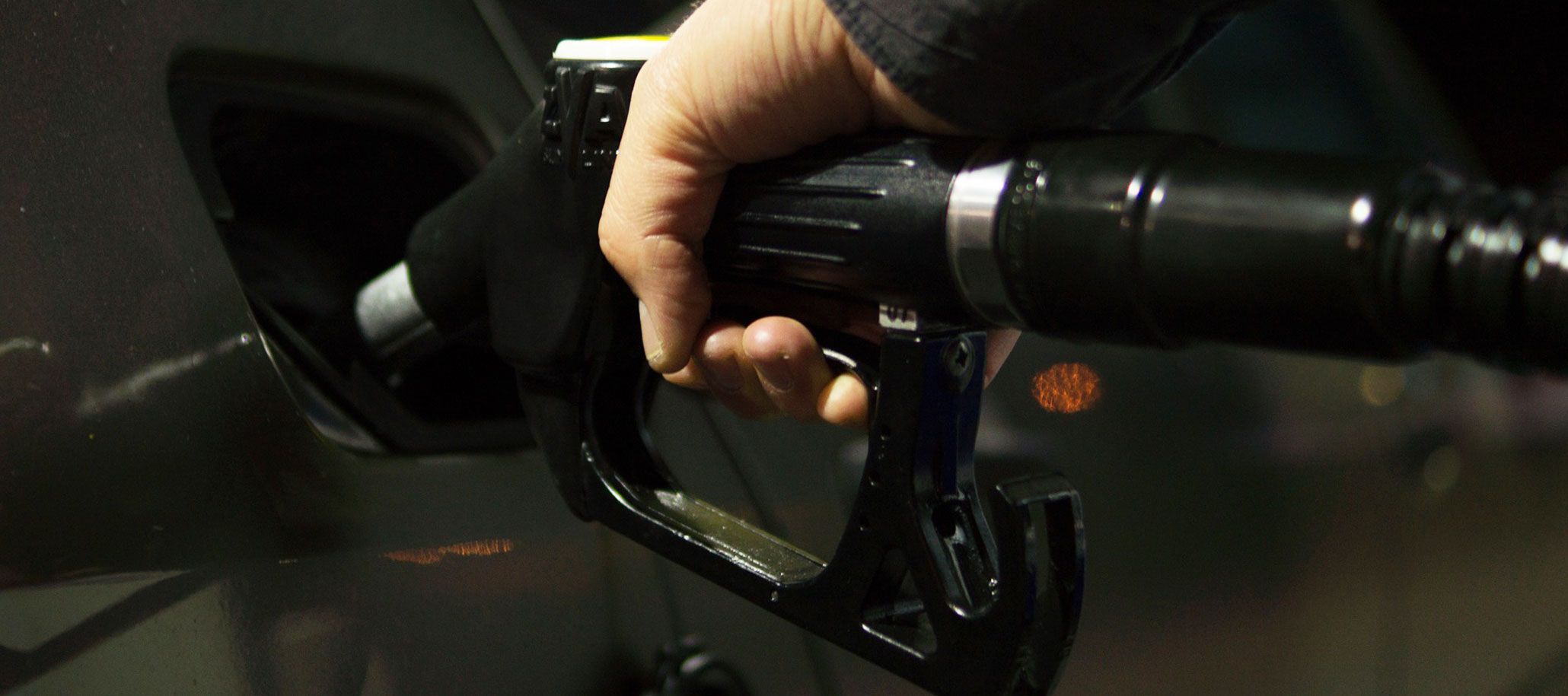 Fahrschule Berlin Kontakt Headerbild - Tanken